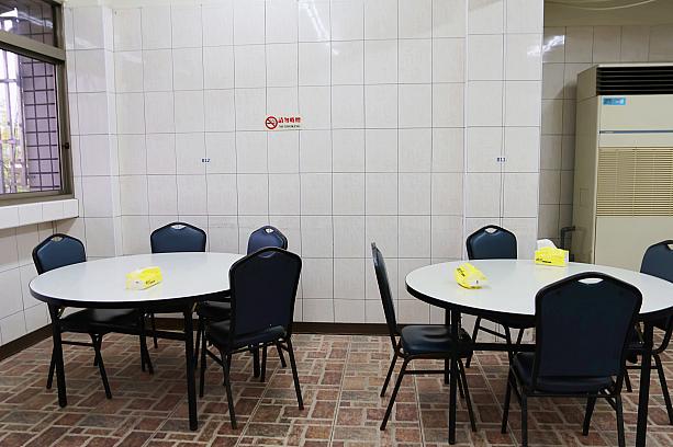 ちなみに2階建てで席数は豊富です。ですが、常にお客さんでごった返している人気店なんです！