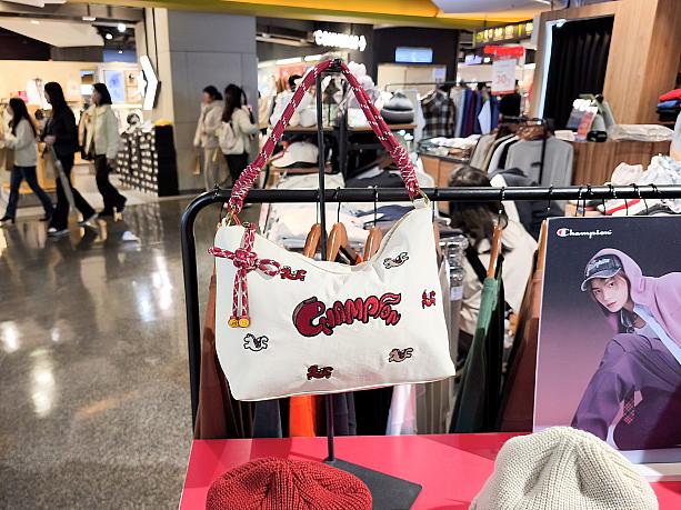 バッグもキュート♡