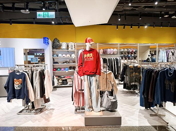 日本で買えないものも多いので、台湾に来たらスポーツブランドを巡ってみるのもいいかもしれませんよ～！