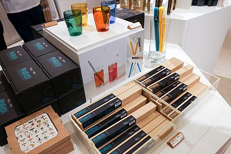 何度でも使えるストロー各390元。持ち運び用ケース付きです。