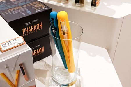 何度でも使えるストロー各390元。持ち運び用ケース付きです。