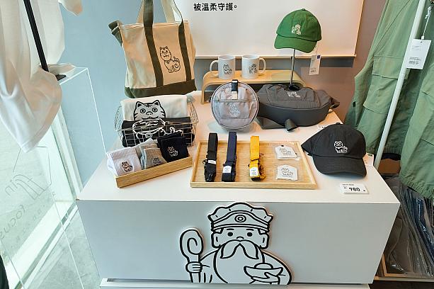 「Ride on Time」と「Peace of Mind」をテーマに、外せない台湾文化の「信仰」「バイク」といったアイコンをNoritakeさん流にイラスト化し、「plain-me」のファッションアイテムに取り入れました。