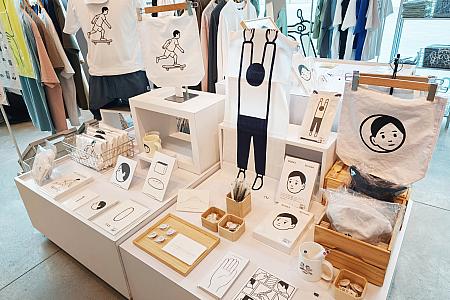 【日台コラボ】日本人イラストレーターNoritakeと台湾アパレルブランド「plain-me」のコラボグッズが欲しい～！ Noritake plain-me コラボグッズ 台湾土産 台南市美術館 臺南國家美術館 南美館 台南国家美術館 台南旅行 台南観光 台湾旅行台湾観光