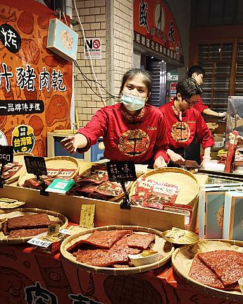 でも、食べたからといって必ず買わないといけないというプレッシャーを与えるわけでもないので、気軽に試食できますよ！