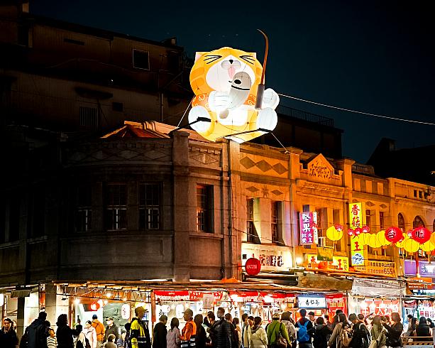 今年は台湾の人気キャラクター「白爛猫」のバルーンが盛り上げてくれます。