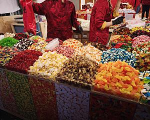 不健康な色だけど、なぜか気になるグミ