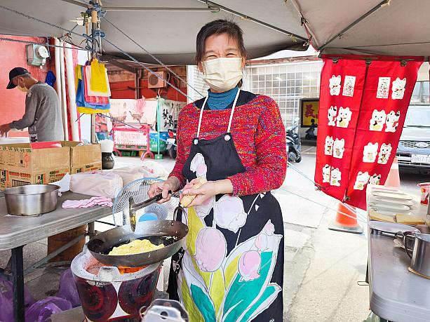 阿嬤(おばあちゃん)リタイアにつき現在は二代目が腕を振るいます。忙しそうにしていますが、話しかけると柔らかい表情で話してくれますよ！こういう会話を楽しめるのも台南の魅力です♡