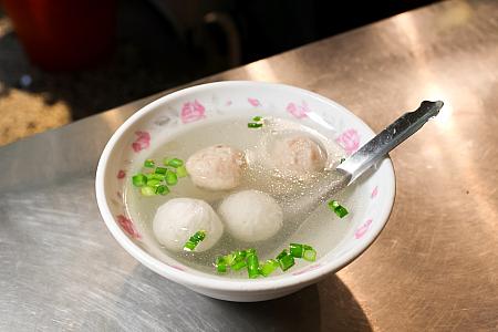 綜合湯なら貢丸、魚丸、菜丸がそれぞれ入ったミックスタイプだから得した気分♪