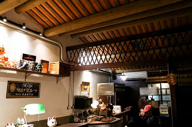 けれど、天井が高いから圧迫感はなく、居心地よし♪