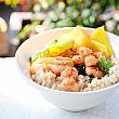 やっぱりこれ！定番のえび飯(蝦仁飯)小70元。ごはんにもエビの風味が染み込んで食欲をそそります。思ったよりねっとりとした感じ。プリプリのエビがいっぱいです！つけ合わせのたくあんも箸休めによき～♪