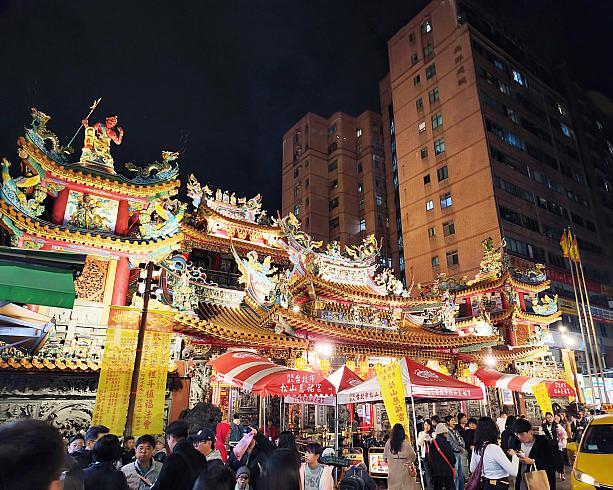 MRT「松山」駅を出て徒歩すぐで到着するのでアクセス抜群！媽祖をまつっている「松山慈祐宮」とセットで観光するのもいいものです。ちなみに「松山慈祐宮」にはスヌーピーがいます。時間がある方は探してみて！