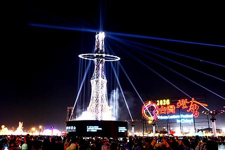 と、愚痴っぽいナビの愚痴を書き散らかしたみたいになってしまっていますが……、それでも温かく光るランタンを見ると、今年も素晴らしい一年になると思わせてくれるから不思議です。