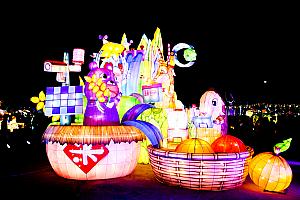 あとでニュースを見ると、ナビが訪れた3月7日は200万人が会場へ足を運んだそう。予想以上の人出で、交通が麻痺してしまったんだなと。