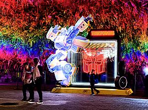 にぎやかな街並みに溶け込むようにランタンが現れる西門町と、広々とした会場で大型ランタンやグルメをゆったり楽しめる圓山花博公園。今年の台北燈節では、会場ごとに異なる雰囲気の灯りの世界を存分に体感できますよ♡