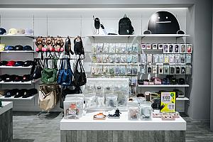 1,000種類以上の商品が並んでいて、見ているだけでも楽しくなる空間！(とはいえ、誘惑に負けて買っちゃうんだけど……笑)