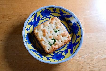 ヌガーだけでなく、パリっとしたクラッカーの完成度も高いのが◎