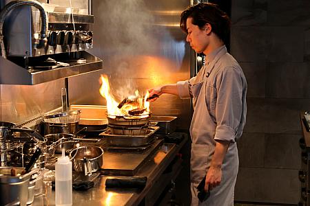 次の料理はどんなものかと想像を膨らませながらいただく体験も「KUR」の醍醐味なんです！