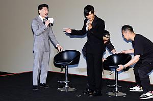 実に数年ぶりとなる記者会見ということもあり、会場はどこか特別な高揚感に包まれました。