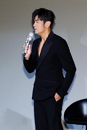 【台北現地レポ】台湾スター周杰倫の記者会見に潜入！映画館で体感した最新MVがすごすぎた 周杰倫 ジェイ・チョウ 太陽之子 周董 阿Ken淘金小鎮