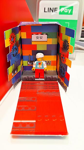 昔はこの箱に入れてもらえたみたいですが、ナビが訪れた時は品切れ！お会計時にそれでもいいか確認されます！