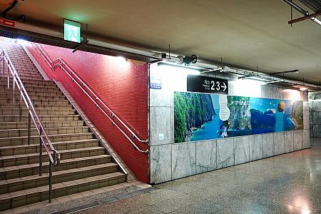 また、自転車でタロコ渓谷を旅するサイクリストにも嬉しい配慮が。駅の階段には自転車用の通路が設けられており、サイクリストフレンドリーな雰囲気が漂います。