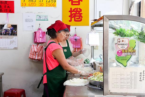 台湾4大節句の1つに「清明節(チンミンジエ)」があります。清明節はお墓参りの日で、家族みんなで墓地に出向いて清掃し、ご先祖様にお参りをします。