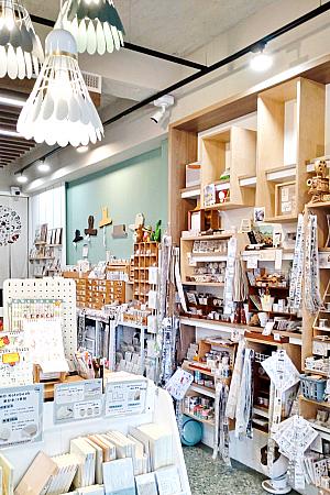 【台湾文具】シール好き必見！台南の「摸鼻子文房具」でシル活＆お土産探し 摸鼻子文房具 台湾文具 台湾文房具 台湾ステーショナリー 台湾シル活 シールコレクション 台湾土産 台南土産 台南観光 台南旅行 台湾観光台湾旅行