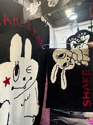 手と比べてもわかるほど大きなラグも印象的でした