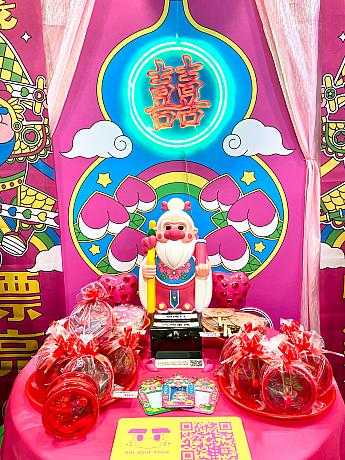 神様のキャラクターはとにかく可愛く、グッズもビビッドなカラーで、持っているだけでハッピーな気分になります。台北ナビで紹介している「来好」や素敵な台湾土産の宝庫「台湾日和」でグッズを取り扱っています！