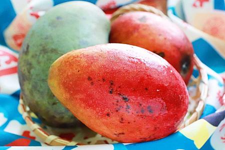 黒点のあるマンゴー。皮をむくときれいなことも<br>画像提供：林森in台湾