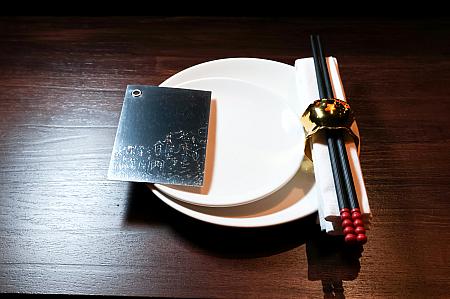 小吃店と思えぬ食器