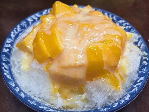 思ったよりマンゴーの量は多くなかったものの、お腹いっぱいだったので結果的にはちょうどよかったかも！笑　マンゴーの品種は聞き忘れてしまいましたが、食べた印象では愛文芒果(アップルマンゴー)ではなさそう。ただ、甘酸っぱくておいしく、満足です！　