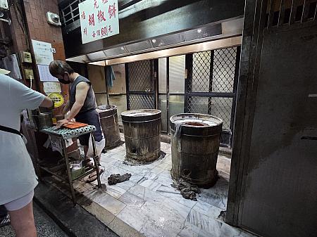【台北グルメ】地元台北っ子と巡る！龍山寺周辺のお気に入りローカル店「三六食耙」＆「福州元祖胡椒餅」♡