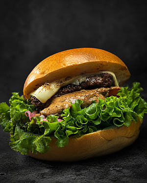金門十三香碳烤鹿肉堡