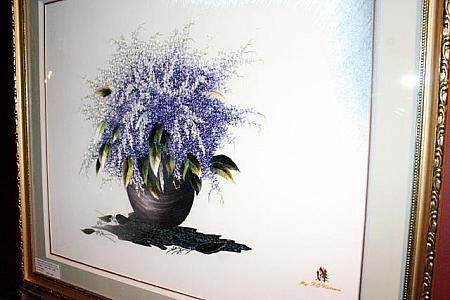 紫の花、アジサイ？細かい、近づくとわかるけどすっごく細かい　280ドル。