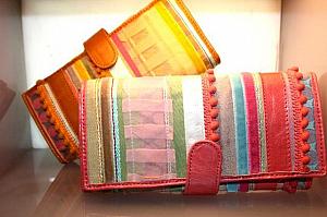 日本人カスタマーに一番人気なのが、お財布です！ 