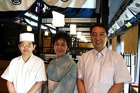 写真左より料理長河野さん、細谷さん、すし職人高橋さん。