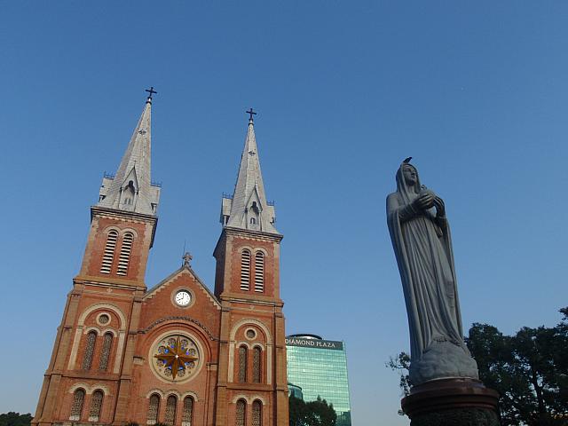 聖母マリア教会 ニャ トー ドゥック バー ベトナムナビ