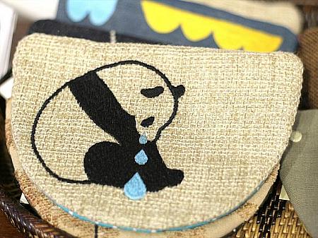 愛らしいパンダの刺繍