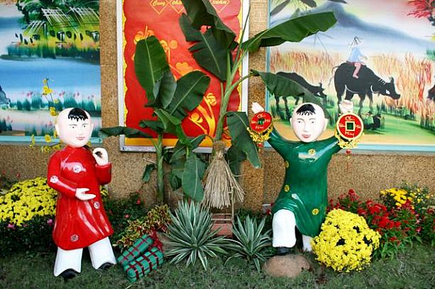 キモカワイイのがベトナムディスプレーの伝統です。