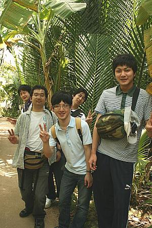 新潟大学、大学院生男子5人組みは、卒業旅行でベトナムに。