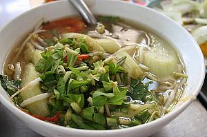 canh chua ca loc  カインチュアカーロック  雷魚のすっぱいスープ