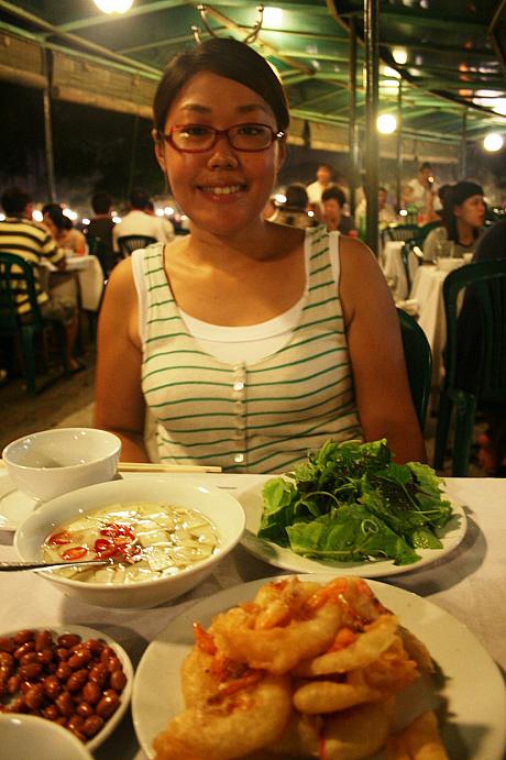 タイ湖名物えび天などなど、ハノイならではの料理はとってもおいしいですよ～♪ｂｙハノイキャンペーンガール（自称）・ニシヤン