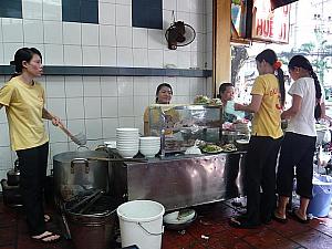 ホーチミンのおいしいベトナム麺屋さん特集、第２弾！ 麺や フォー フォーボーコー ブンボーフエ カオラウ ミエンサオクア ローカル フォーゲウはまぐり