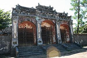 ベトナム中部の街フエにある最後の王朝グエン朝の皇帝廟群