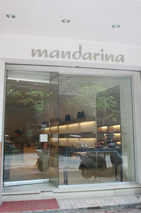 ベンタイン市場南門そばにあるレディースシューズの店「マンダリーナ」