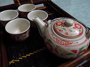 一般家庭でも使用されている茶器。これを使えば心は一気にベトナムへ！