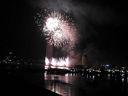 ダナン国際花火大会開催日程 花火ダナン