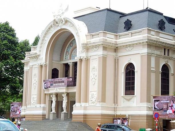 市民劇場はオペラハウスとも呼ばれています