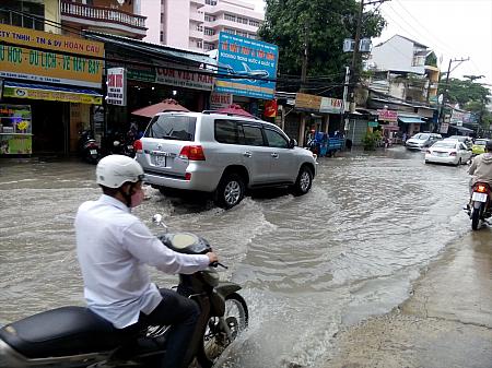 スコールに伴い南部でも冠水被害続出。旅行者は注意 注意事項雨季